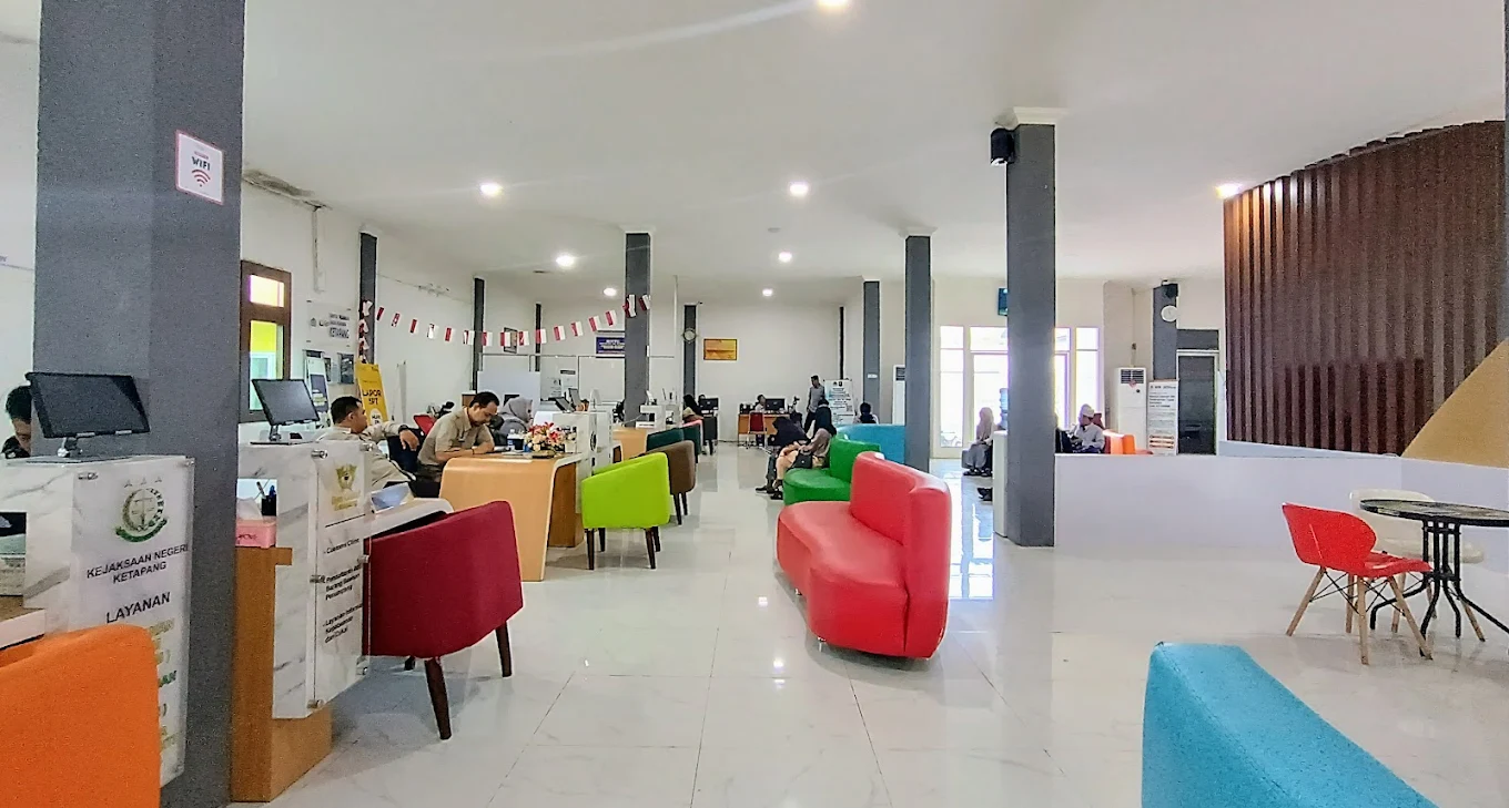 Kursi tunggu pengunjung